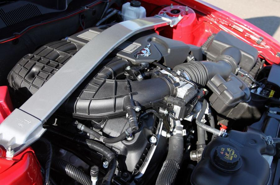  Ford Mustang V6 2012 года  (фото 58 из 133)